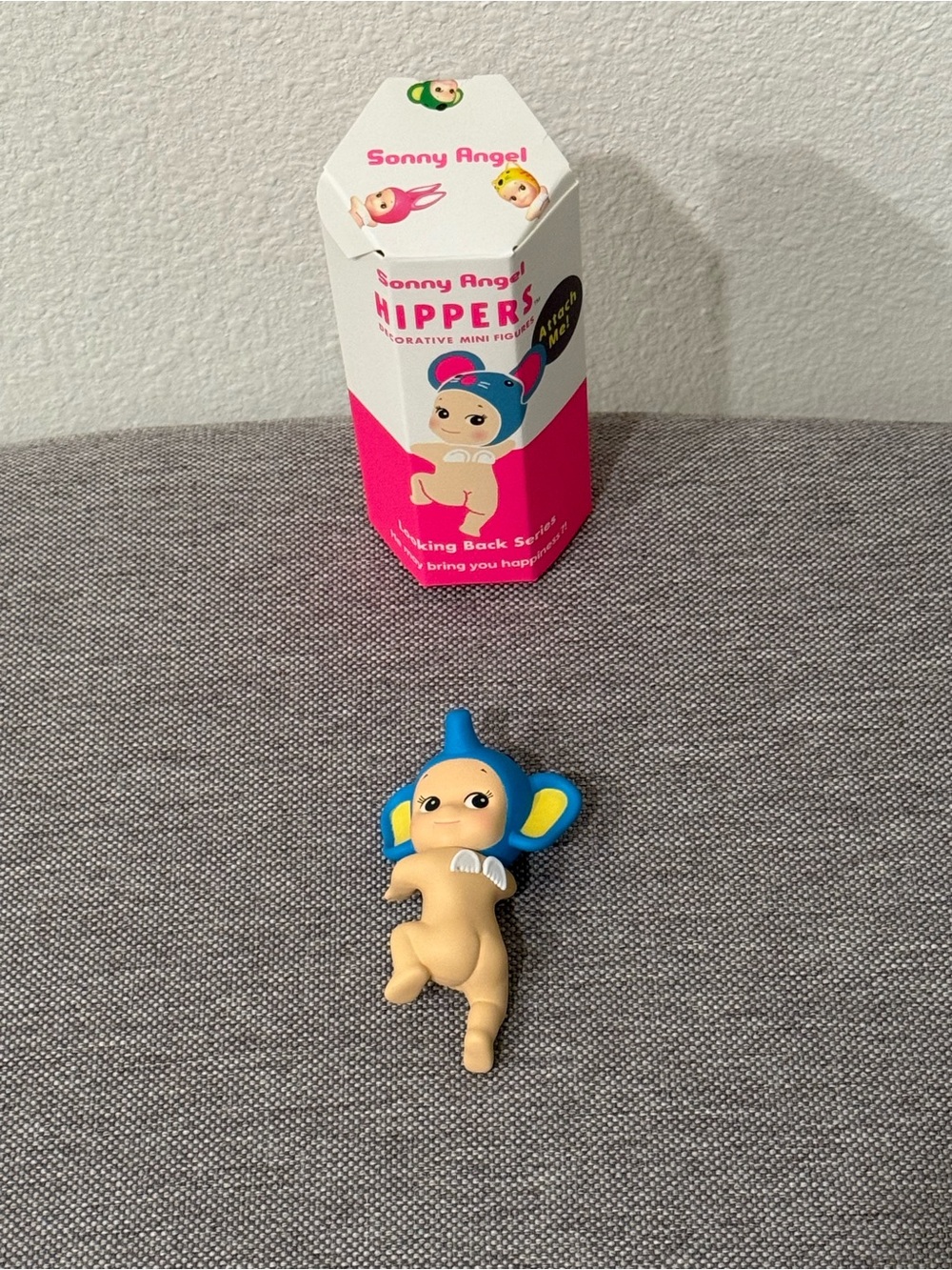 Sonny Angel HIPPERS Looking
Back Series: BLIND BOX - Elephant